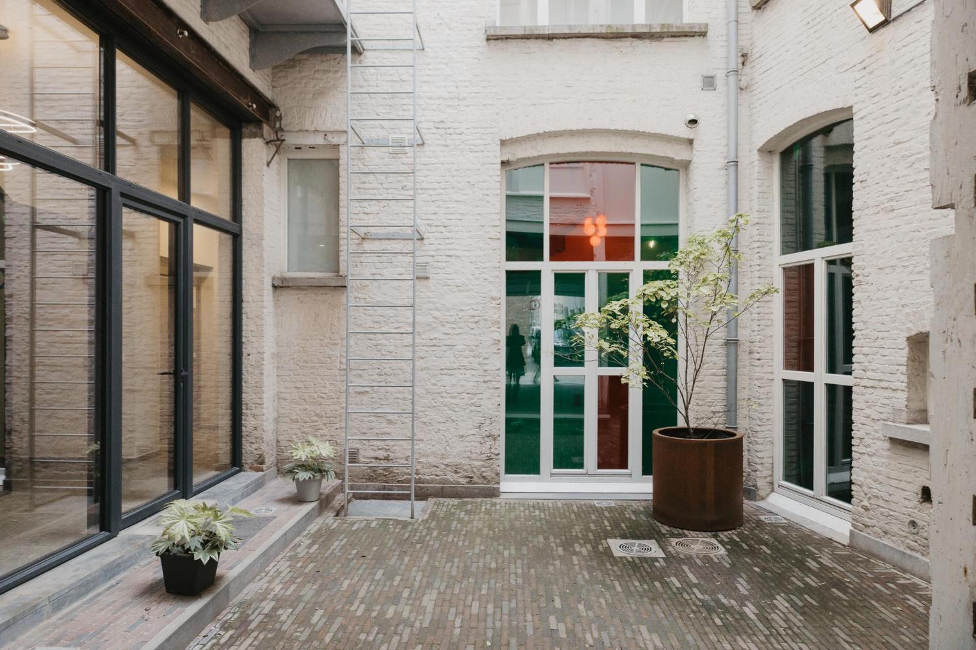 Blue Bird Residence Antwerpen Exteriör bild