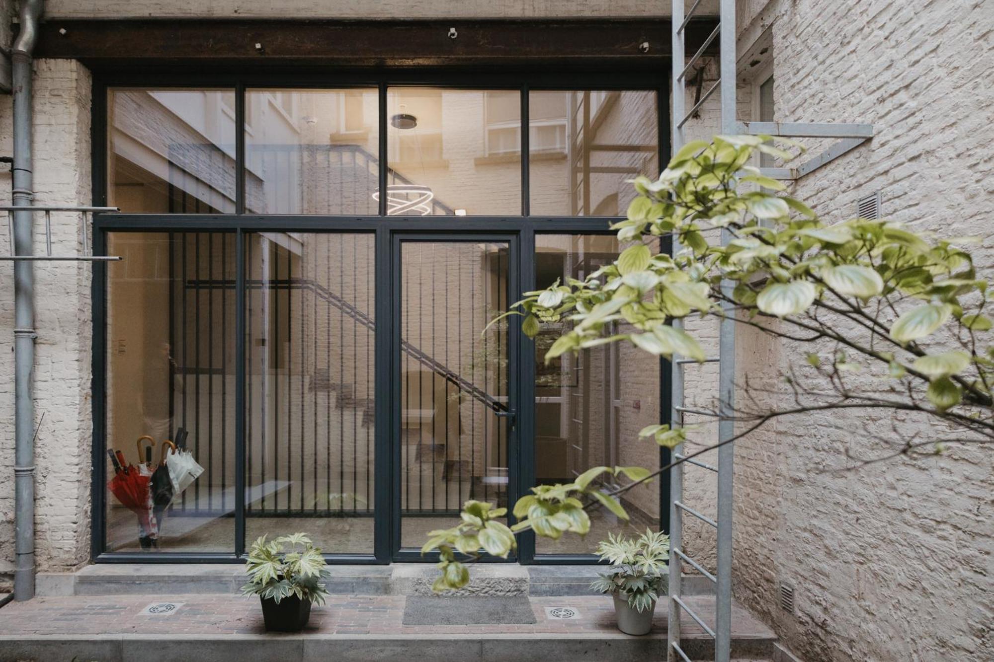 Blue Bird Residence Antwerpen Exteriör bild